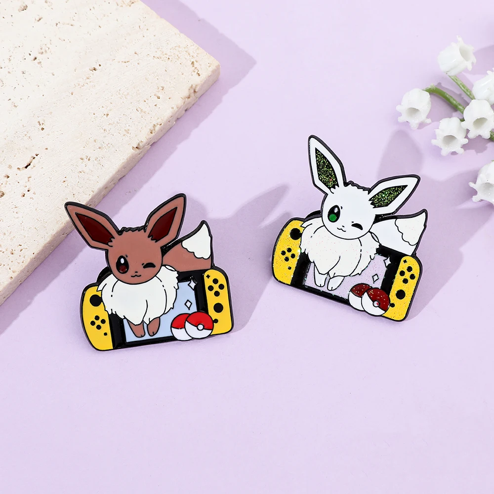 قطعتان من دبابيس الأنمي الكرتو - مراجعة Lapel Pin Enamel وسعره